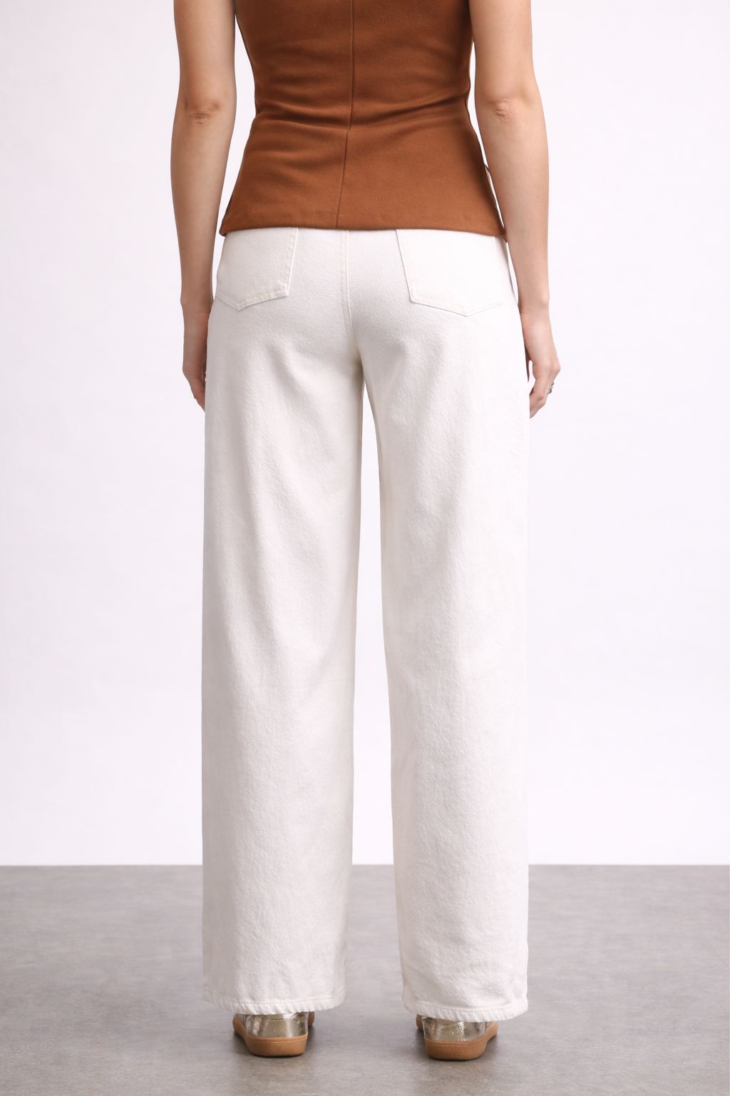 Chic Rust Button-Front Sleeveless Top